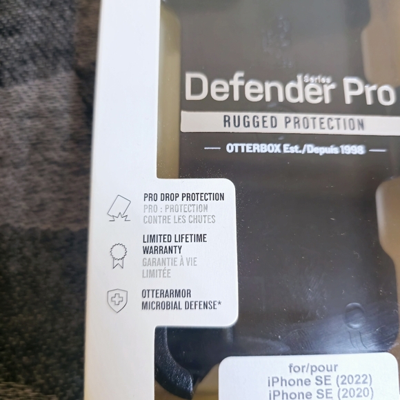 Otterbox Defender Case, Belt Holster Replacement For iPhone SE/6/7/8 (NWB) - Picture 3 of 16